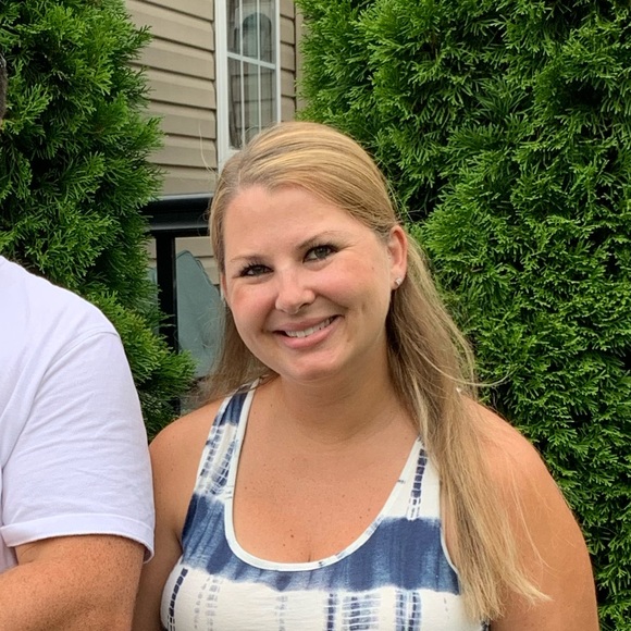 Meet your Posher, Megan - Picture 2 of 2